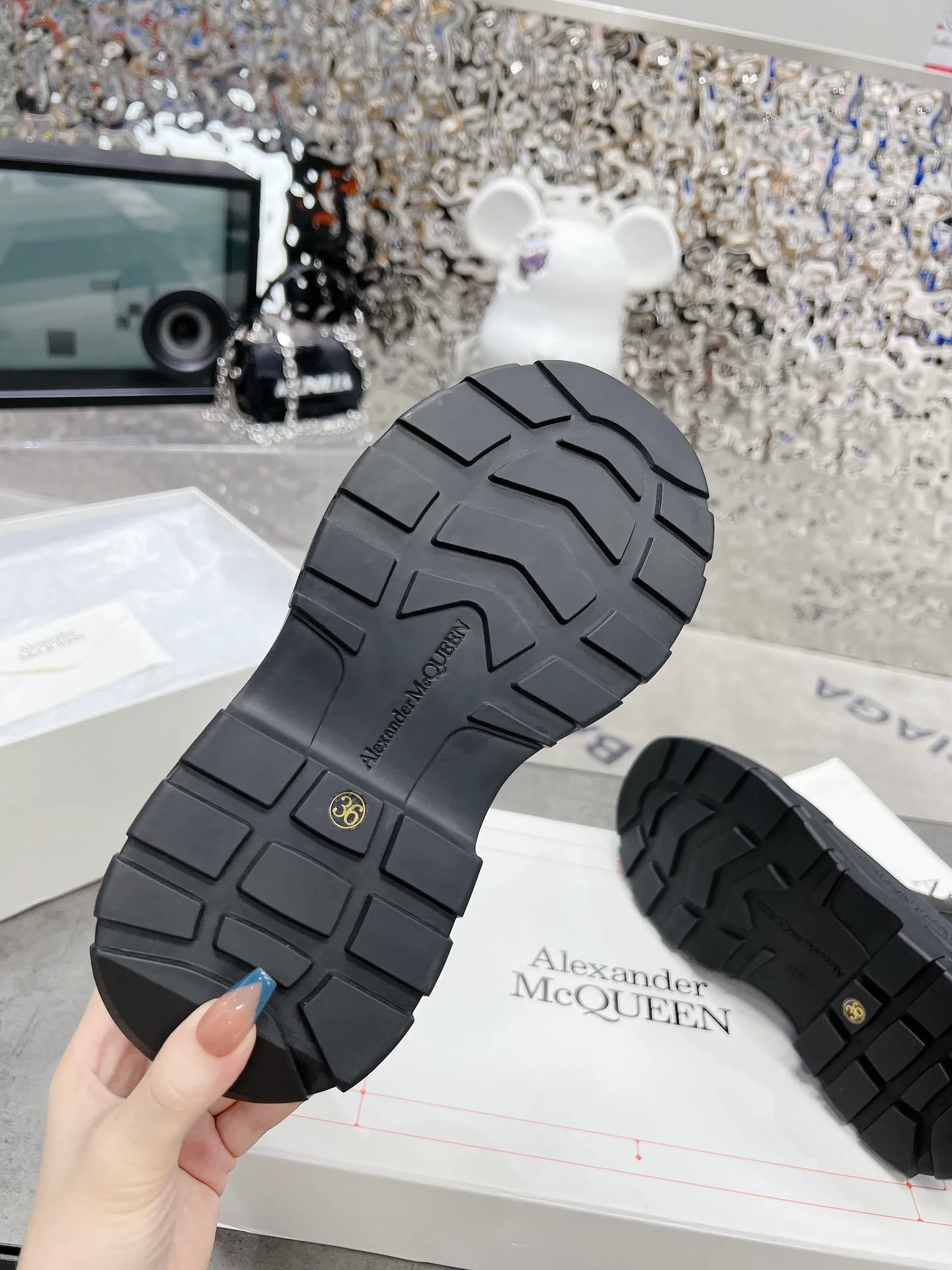 👟👟Ex-factory price 560👟👟 Women's Shoes Women's Clothing Women's Shoes Women's Clothing 𝐀𝐥𝐞𝐱𝐚𝐧𝐝𝐞𝐫 𝐌𝐜𝐐𝐔𝐄𝐄𝐍 McQueen·Classic versatile Chelsea boots Code number 34-41
